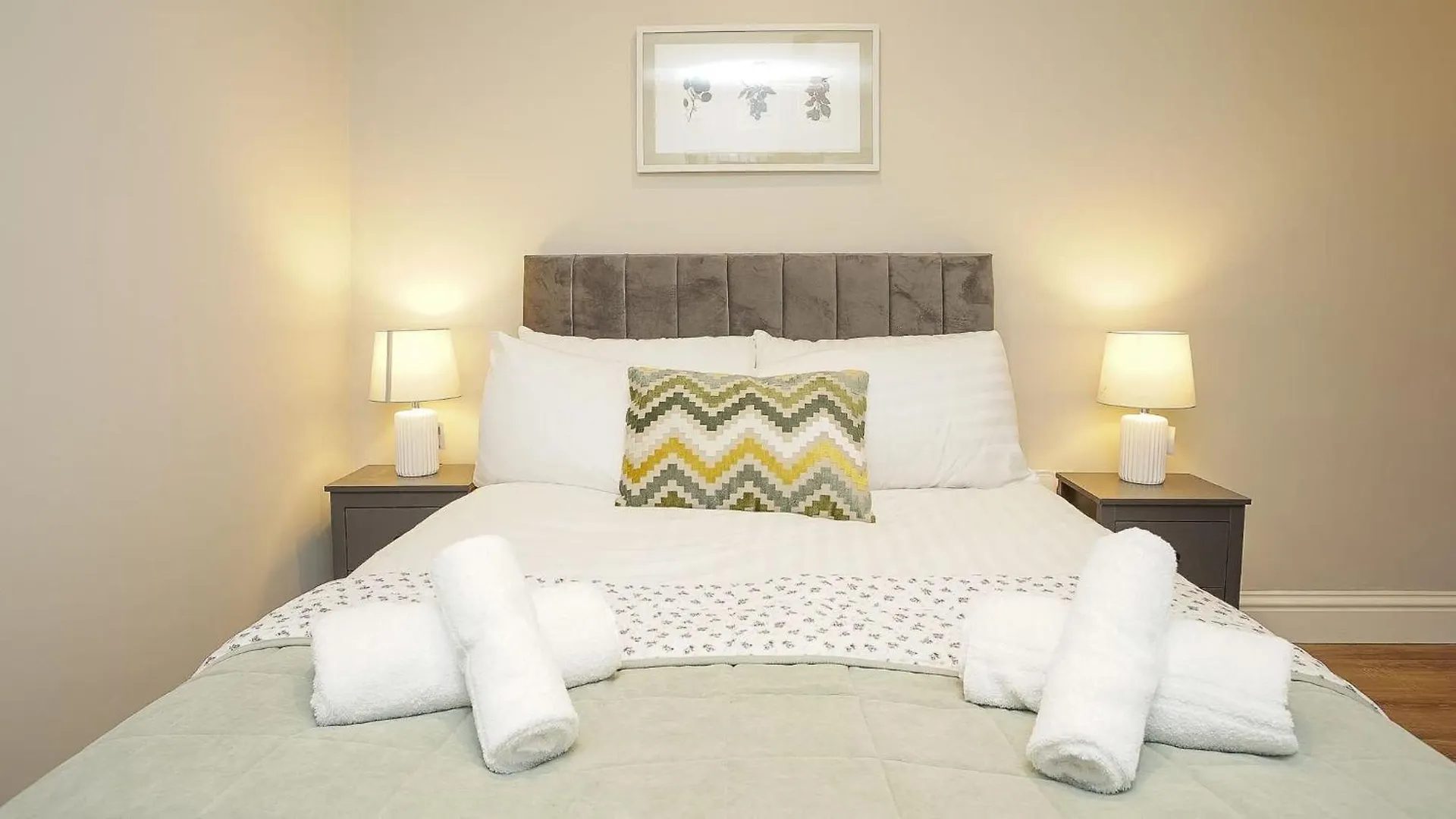 1 Bedroom Apartment With Baths kontakt